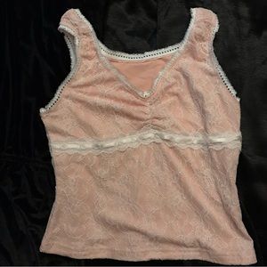 5/30% off - Pink and white lace tank top pretty cute